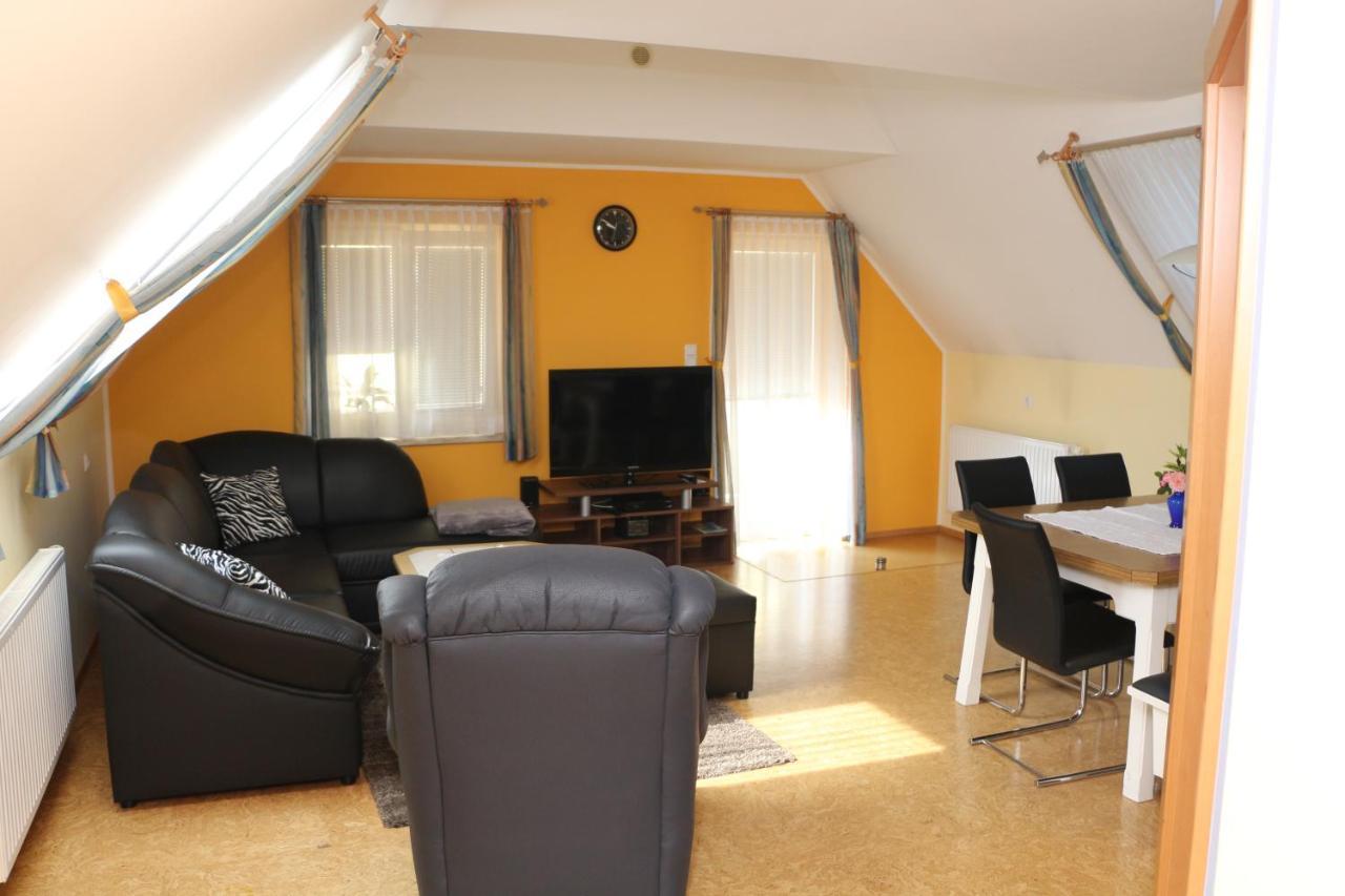 Ferienwohnung Moni Geiseldorf Exterior foto